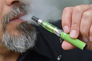 Former FDA Commissioner Says E-Cigarette Regulation Needed