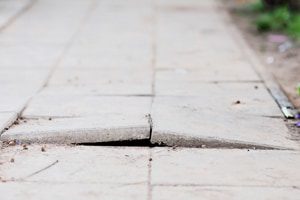 Building Owners are Liable for Sidewalk Slip & Fall Injuries