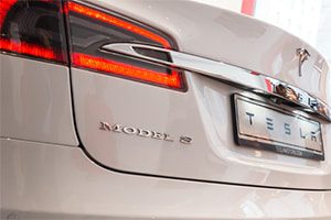 Tesla model s battery fire raises new concerns 
