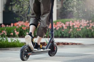 Electric scooter accident with head injuries reported in manhattan